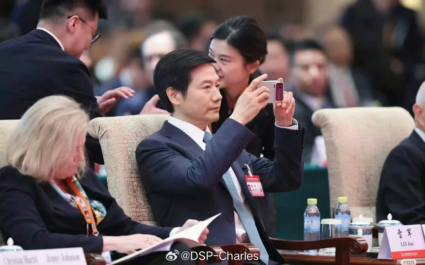 2019年是“能不管的事情一定不管”2026年是“逆天改命”很多事情还是得亲力亲