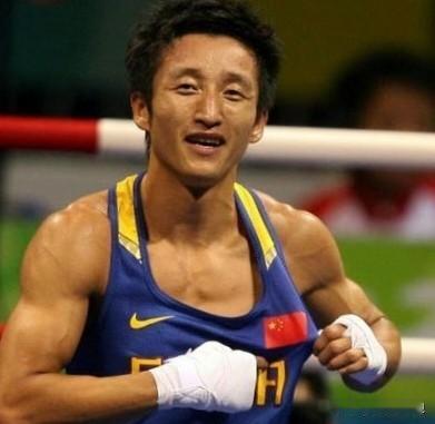 七年亏光两亿，卖房、分居、直播还债——这哪是创业，这是拿命换来的钱给冲动买单。商