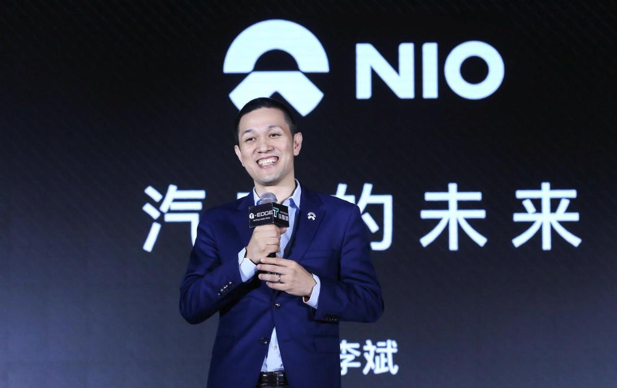 一句话，两次营销，怪不得传统车企玩不过新势力！近日，在公开活动上，
蔚来汽车创始