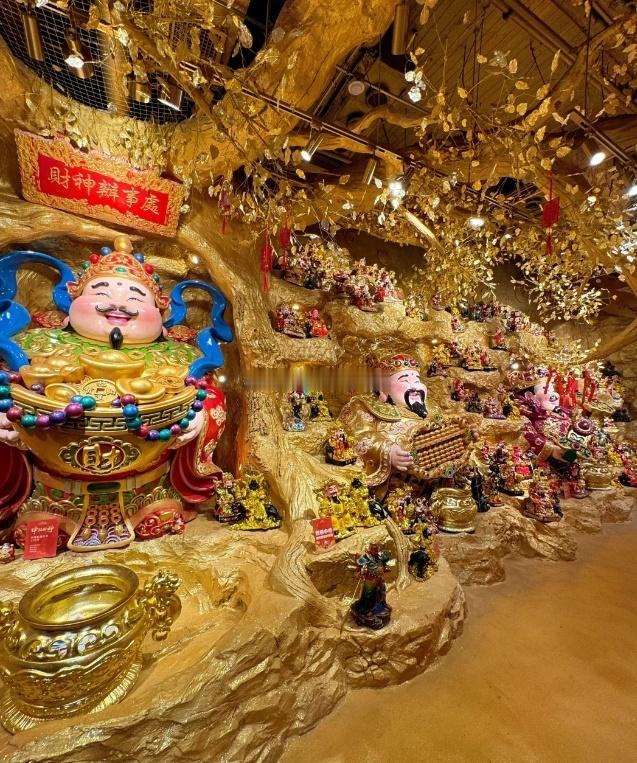 今日7月第一天，好的运气从月初发愿开始，愿你缘起有微笑，笑里有幸福，清除烦恼开启