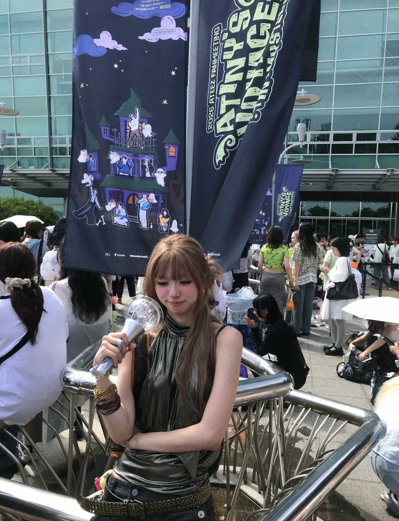 幸福忙线中
能和你同频共振的这短短三小时
我获得了无法估量的幸福指数
不好意思 