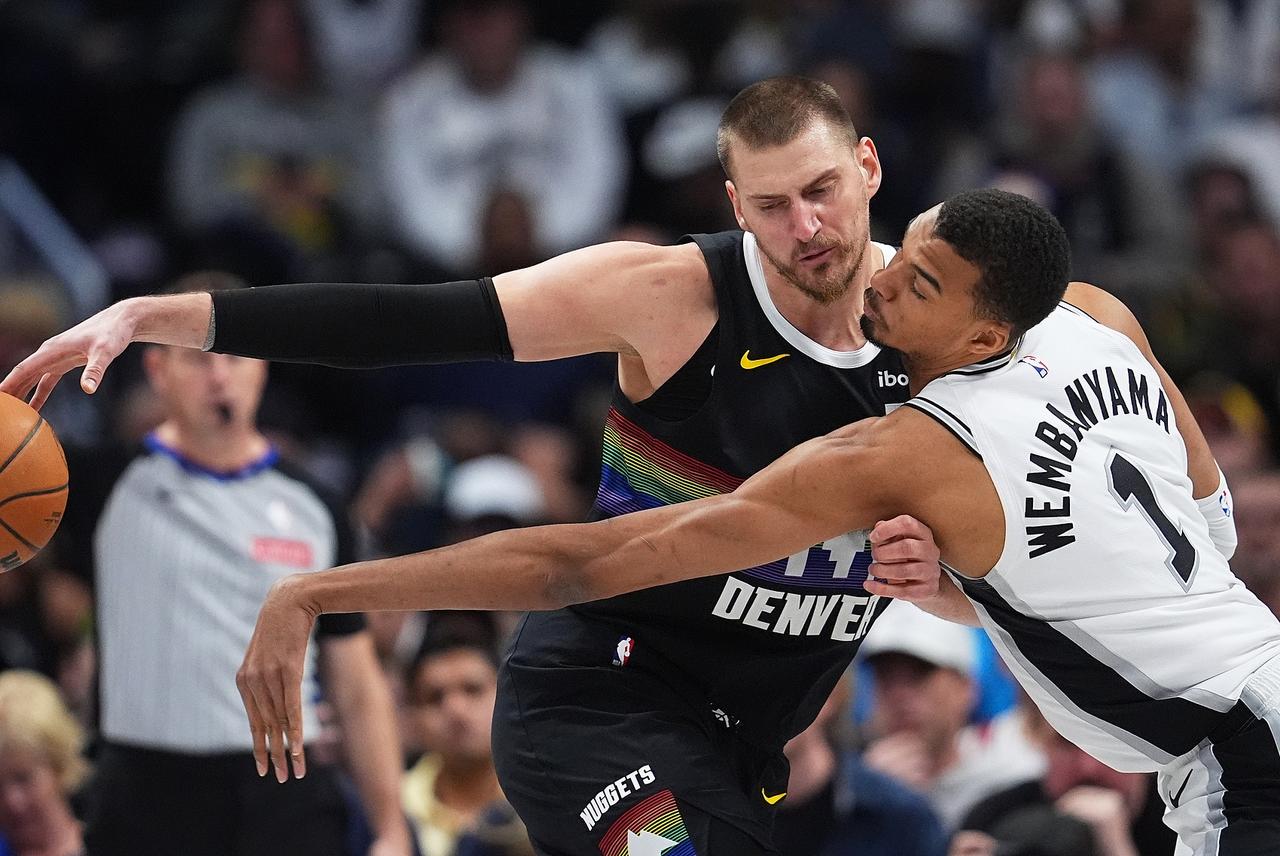 约基奇提到当今NBA攻防两端的变化，只提到一名球员
近日，约基奇参加一档播客节目