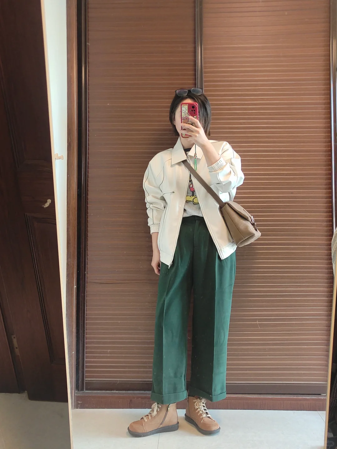 百搭的皮衣，搭哪条裤子好看呢❓