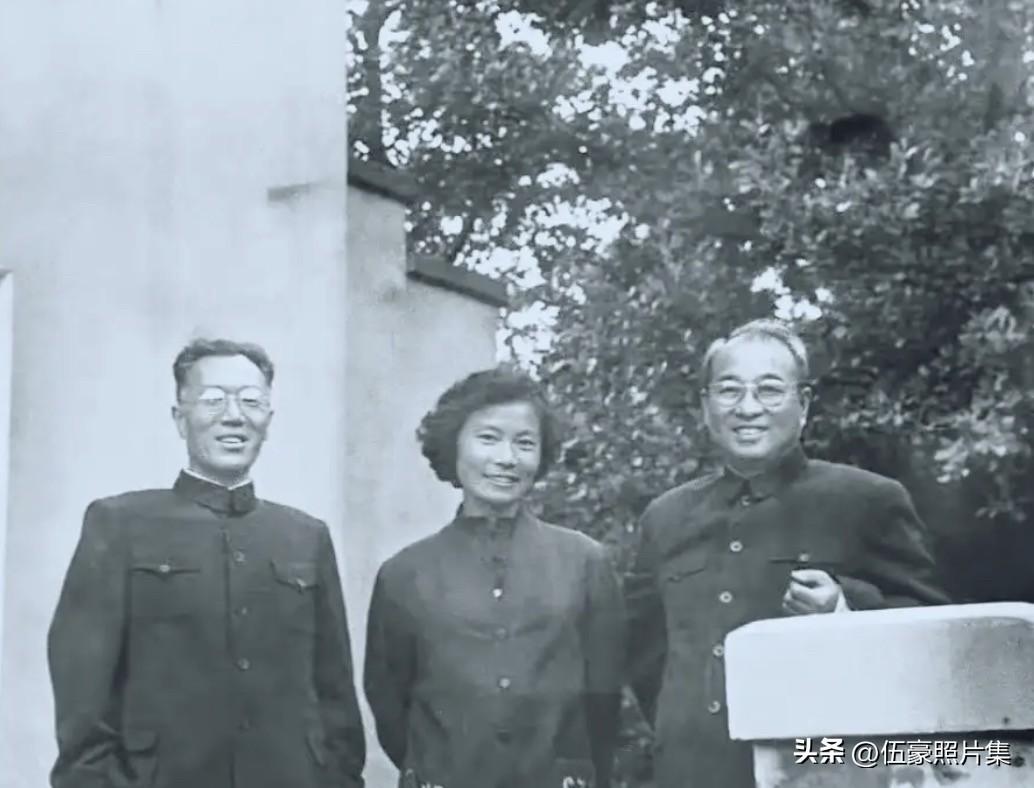 1957年，聂力（聂荣臻元帅之女）、万毅（中国人民解放军炮兵第一副司令员）和陈赓