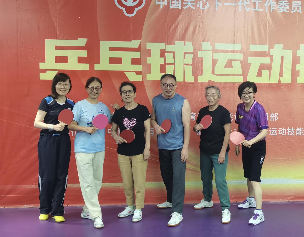 “我悄悄的来，又默默的走，留下了思念，留下了想你”，这份悄然来去，带着的都是满满