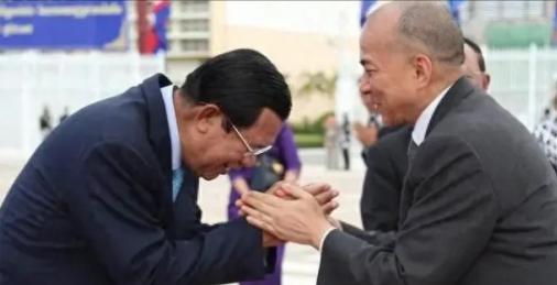 你以为柬埔寨是洪森说了算？错！真正的‘隐形大佬’是西哈莫尼国王，不站队、不表态，