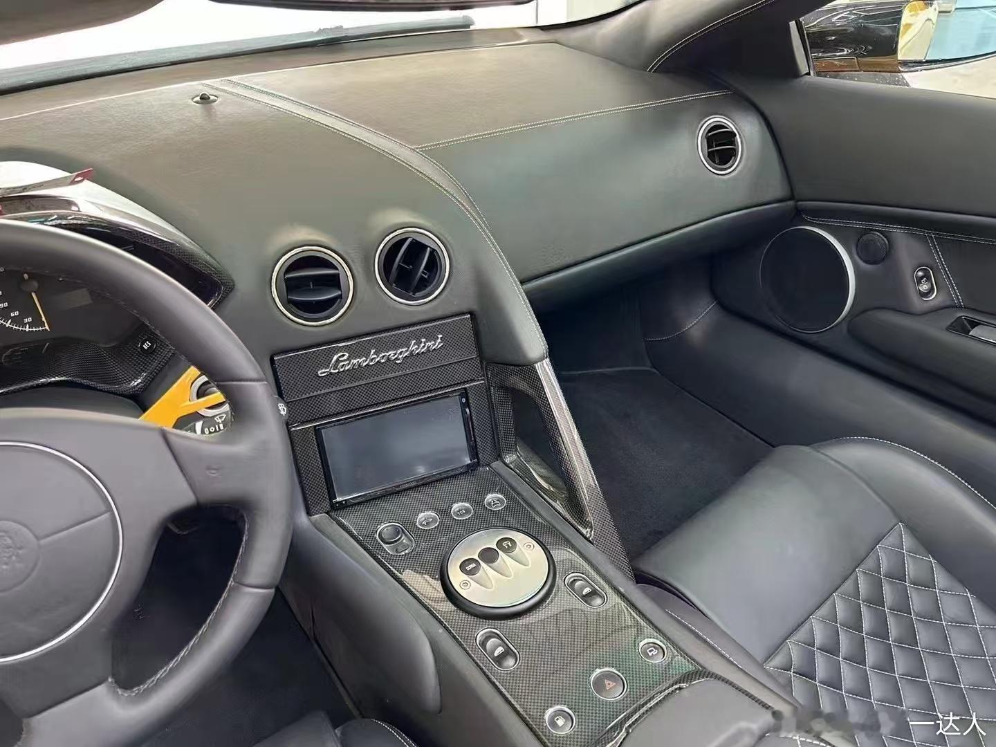 兰博基尼LP 640-4 Roadster 软顶敞篷版，仅小几千公里，全国总共五