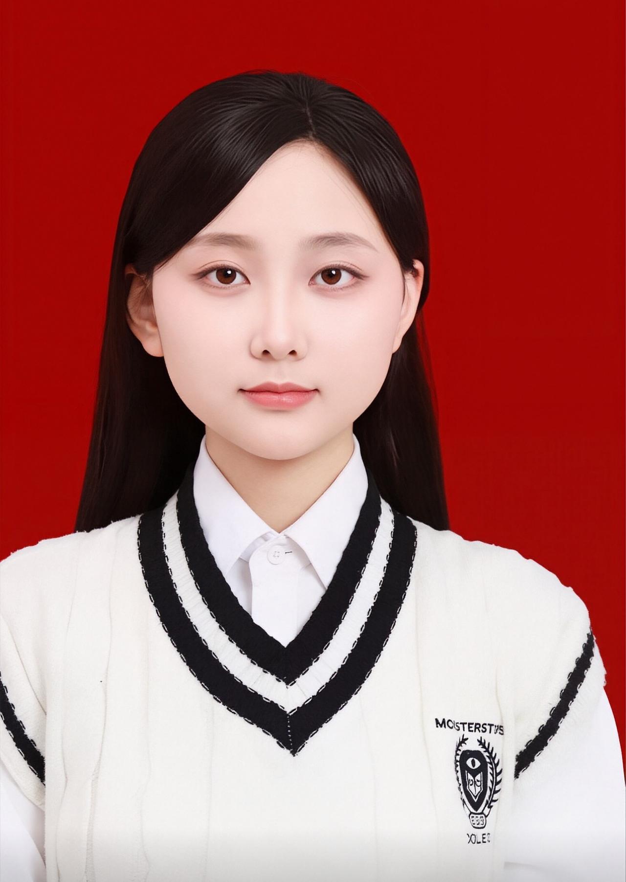 四川一个大学校花太漂亮了，身高170，五官精致，美得让人不移不开眼