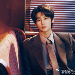 张真源中华新曲库 观看这段游戏环节能够直观感受到张真源充足的歌曲储备，面对各类歌