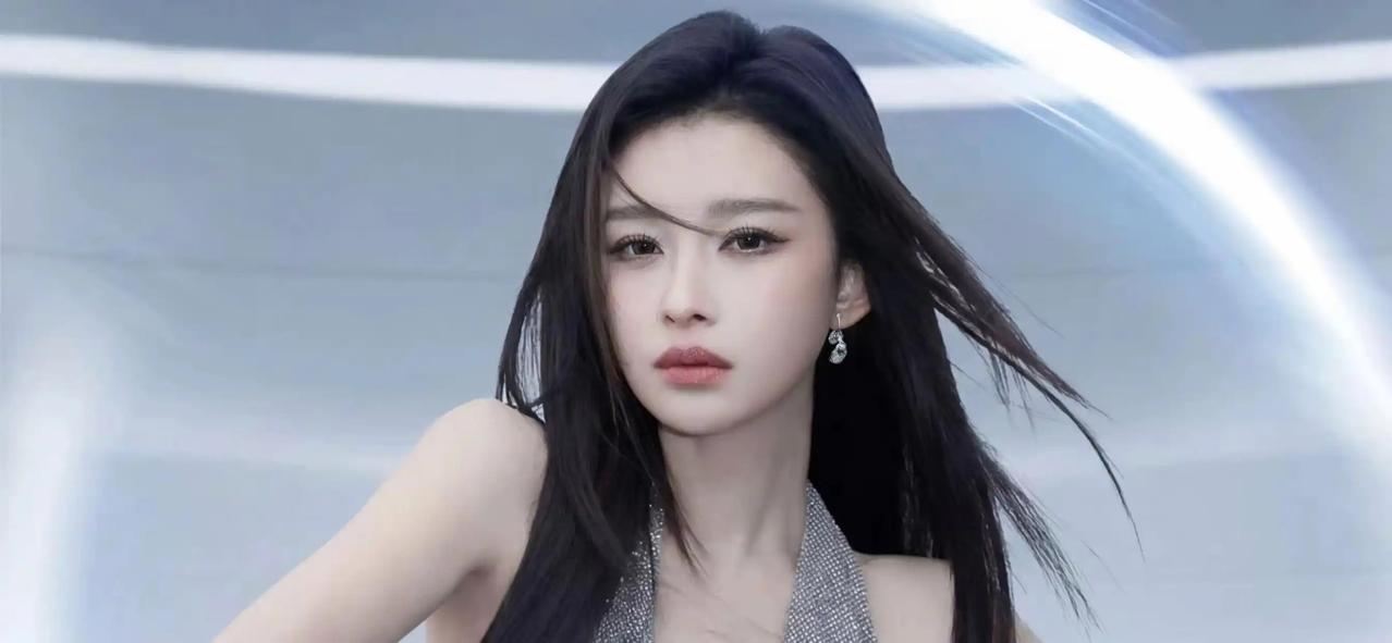 分享一张你拍的樱花照片。冷艳的少女，散发着未来科技的气息🌟✨