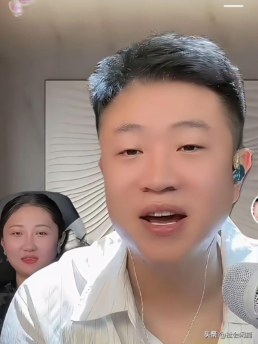 刘能又要当爷爷了！
大儿媳妇儿又怀孕了，马上迎来第三胎，加上小儿子的孩子，家里已