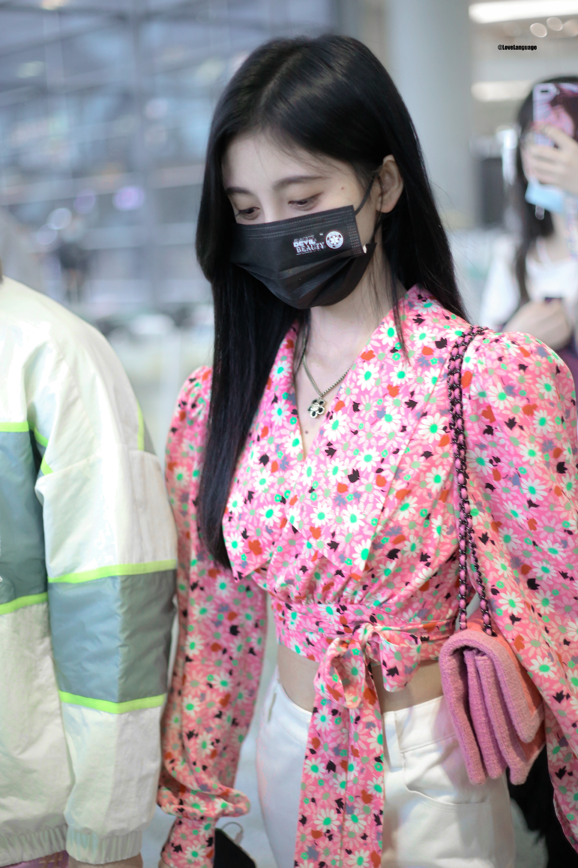 jjy 鞠婧祎万花世界   jjy鞠婧祎苏绿夏 𐙚˙⋆.˚ 我们一定是一起并肩