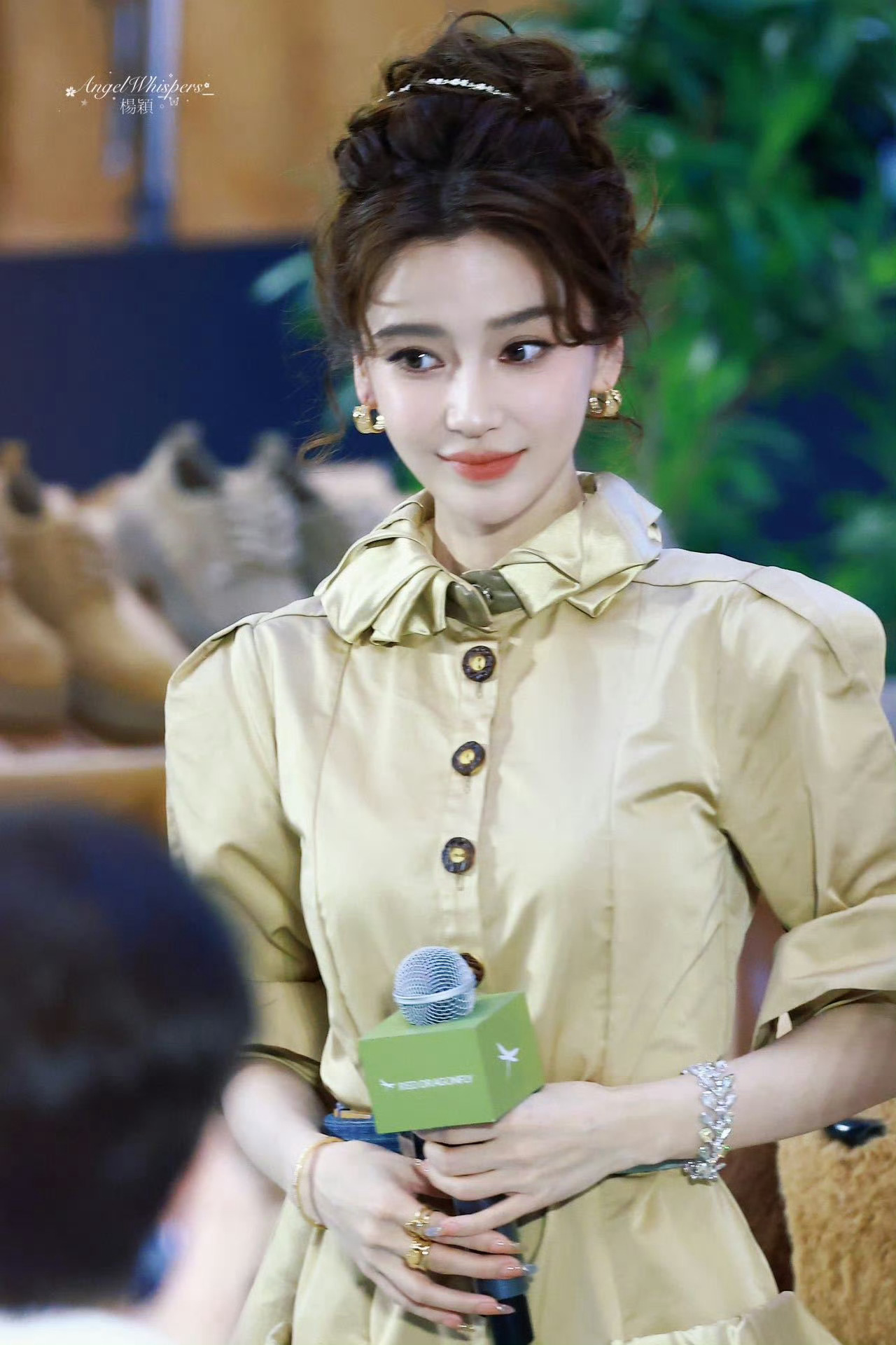 angelababy angelababy “星星会暗，太阳会落，但你会永远闪闪