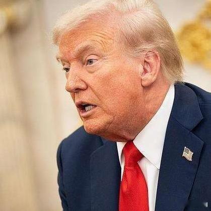 《美国是真的醒悟过来了。当初中国抛出太平洋足够大，能容纳中美两国的观点时，满是希