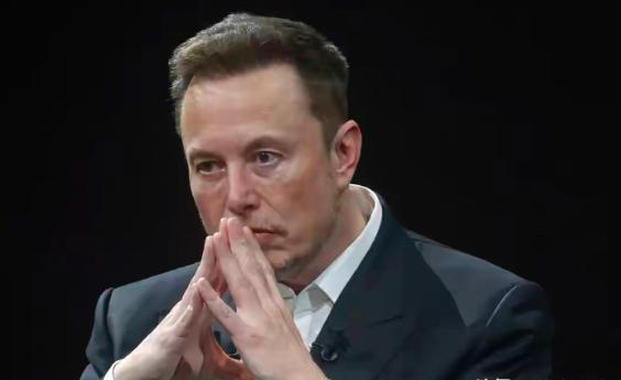 马斯克终于累了，他明确表示：要找一个安全的国家，不会被袭击的国家，然后夜晚可以走