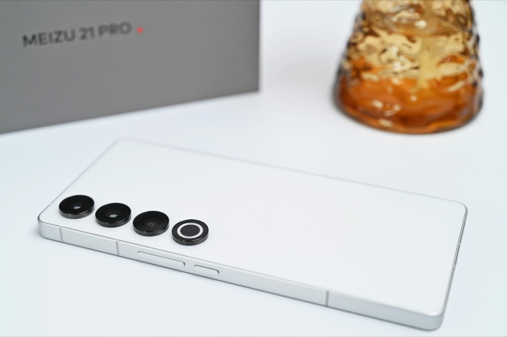 哪家厂商接近机圈斩杀线国内的话应该是魅族和ROG比较危险了，摩托罗拉国内虽然一般