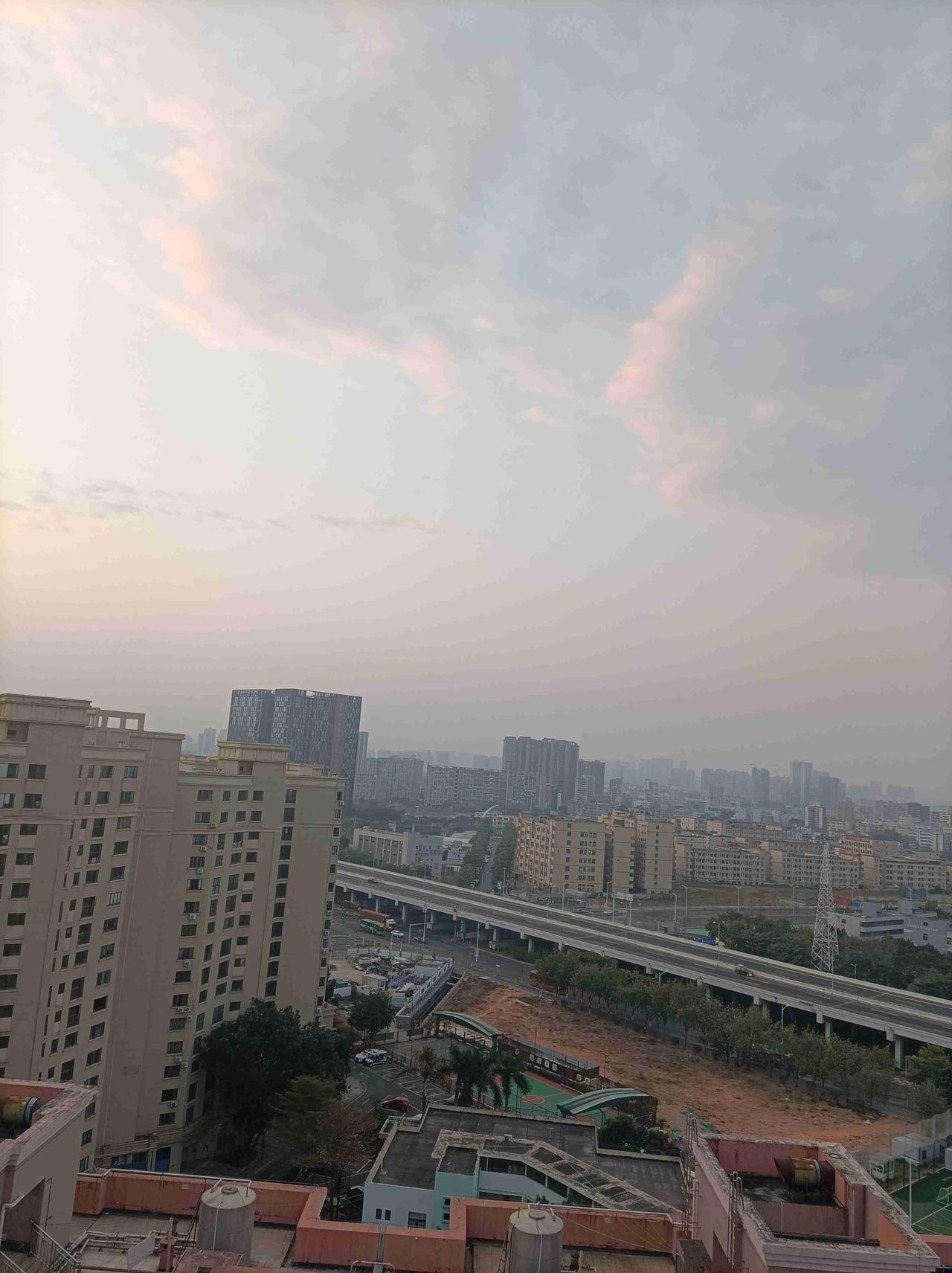 我的今日状态：😁轻松愉快
我这里的天气：🌤️多云深圳今日多云，气温16度到2