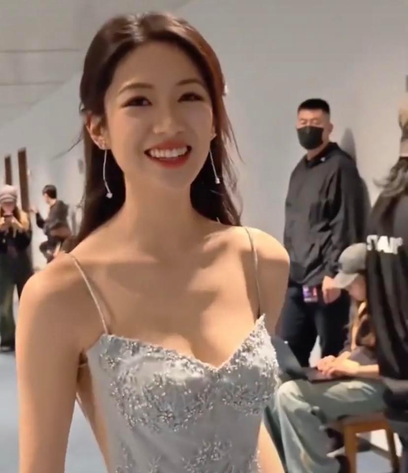 向涵之这次凭《仙台有树》杀进2025“星辰大海”40人名单，比起入选本身，反倒是