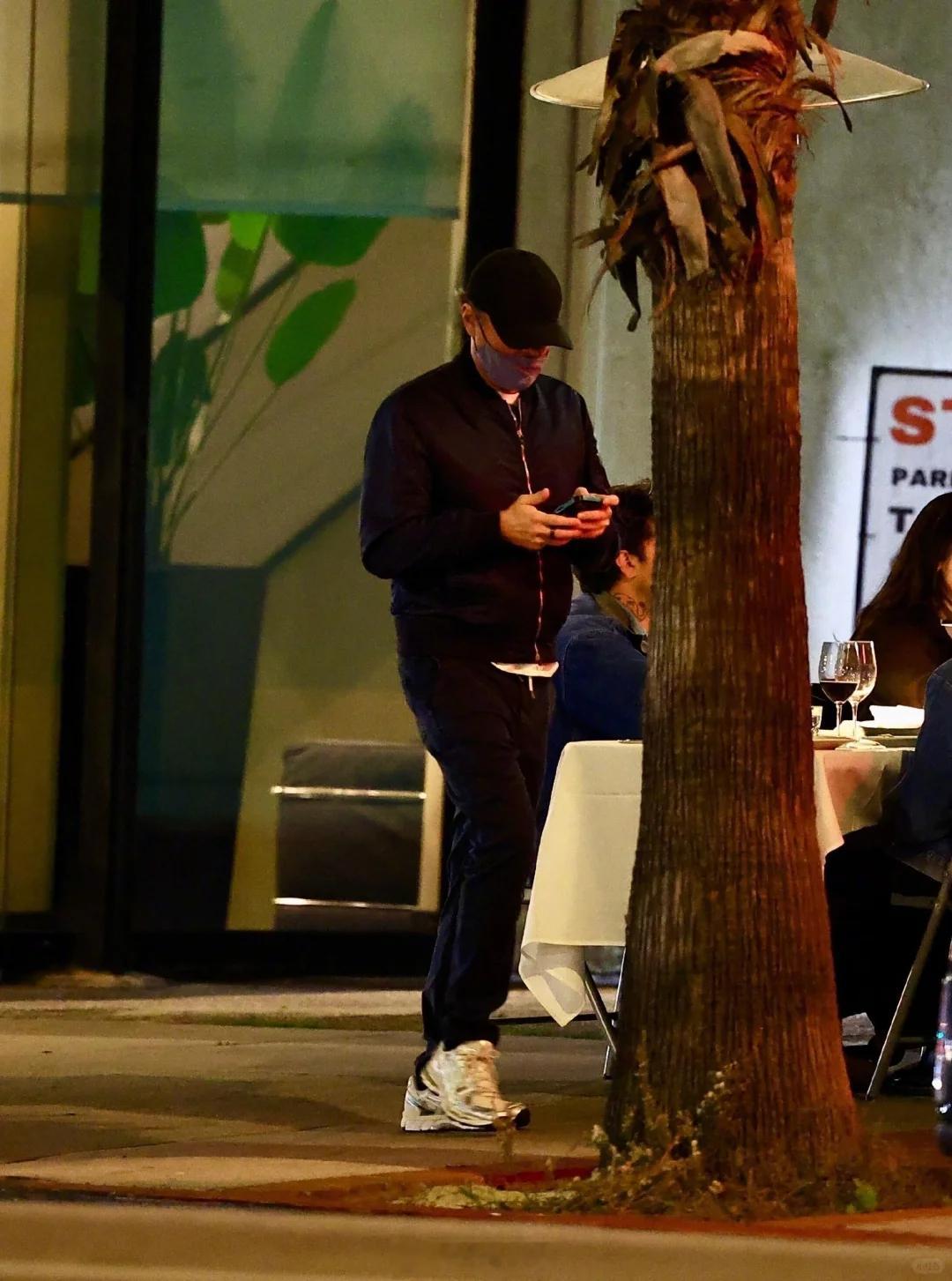 50岁的莱昂纳多·迪卡普里奥和26岁的女友Vittoria Ceretti及其家