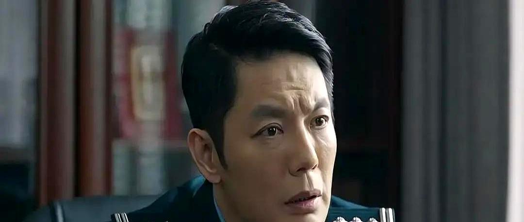 《罚罪2》把卧底拍明白了。
 
钟雁宁五年装孙子，收钱手抖、杀兄弟咬牙，观众弹幕