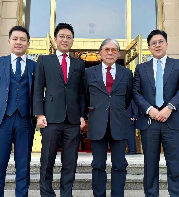 ·果然没让人失望！
 
香港大埔火灾后，最先挺身的不是李家，也不是何家，而是霍氏