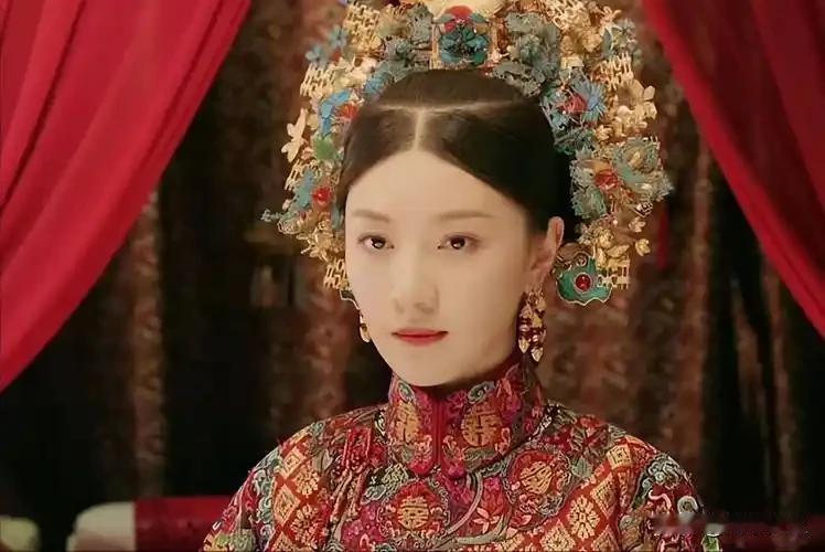 清朝的公主和格格有什么不同?

皇帝的女儿叫公主，不叫格格。格格那是王爷、贝勒他