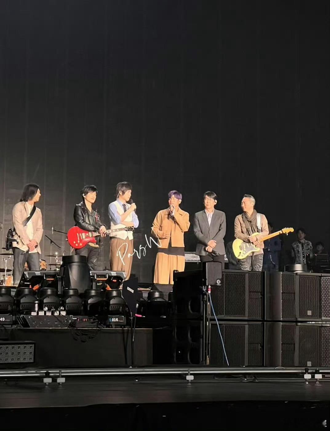 周杰伦演唱会嘉宾是五月天  不仅台下星光熠熠，嘉宾也是重磅级💥 