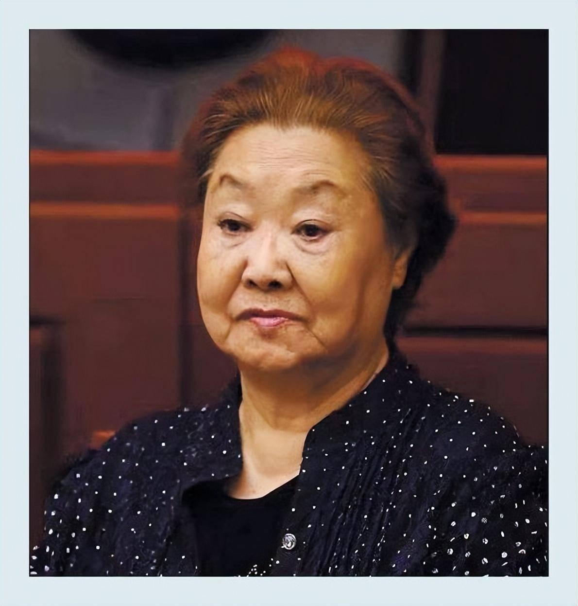 《我的祖国》演唱者郭兰英逝世，享年97岁。

郭兰英被誉为是“人民艺术家”，一生
