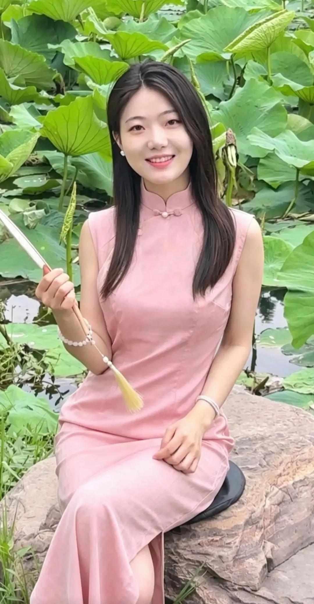 我也说不出究竟你哪里好，
就是一直忘不了！