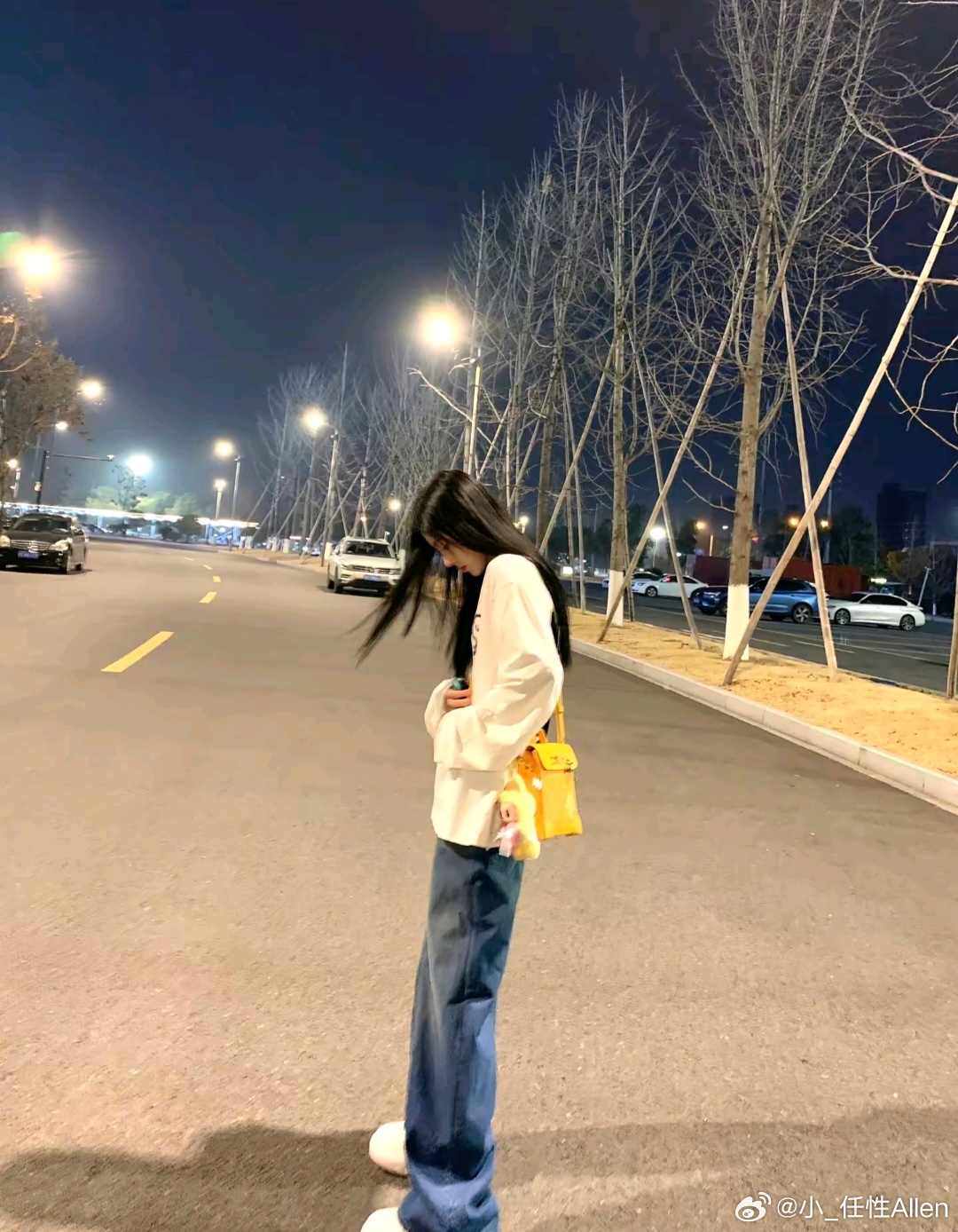日行一善[超话] 每一寸时光都有开谢，只要珍惜，纵使在没花盛开的季节，也能见出美