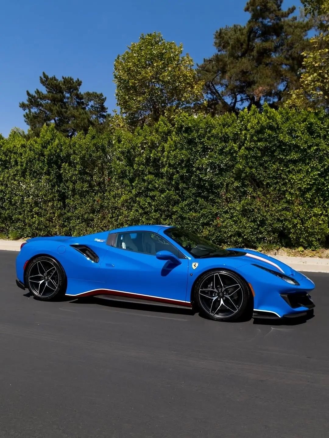汽车评测法拉利488 Pista Spider Tailor Made ​​​