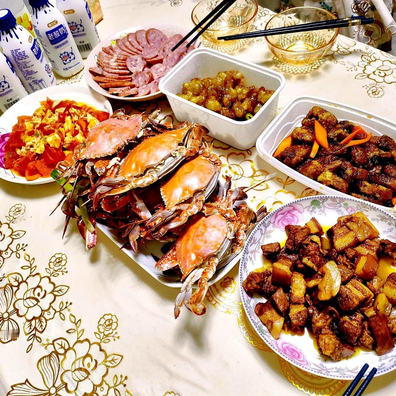 表哥三十五，本命年还没成家，处半年的对象说吹就吹了。
大姑愁得嘴上燎泡，整宿整