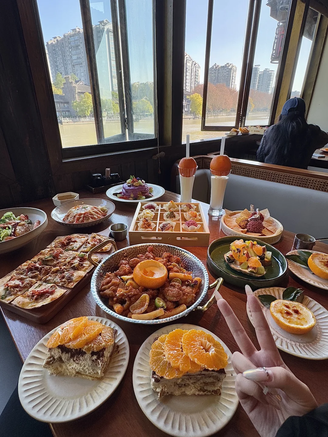 杭州运河边……真的好Chill🥹🥹！！