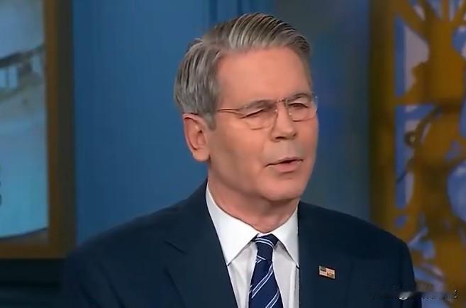 美国财政部长贝森特指出，格陵兰岛对美国国家安全具有长期战略意义，美国需通过自主部