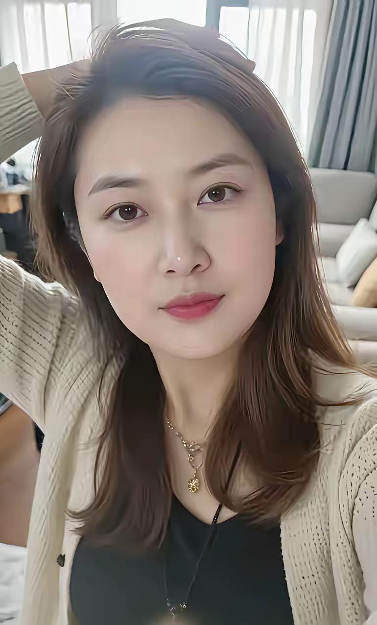 男人，醒醒吧！陪你睡觉的女人满大街都是，能陪你东山再起的？一个都没有！

兄弟，