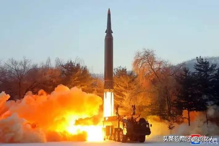 突然感觉！
突然感觉到有些专家分析起伊朗局势来都没有底气了呢？
网友:怕预测错了