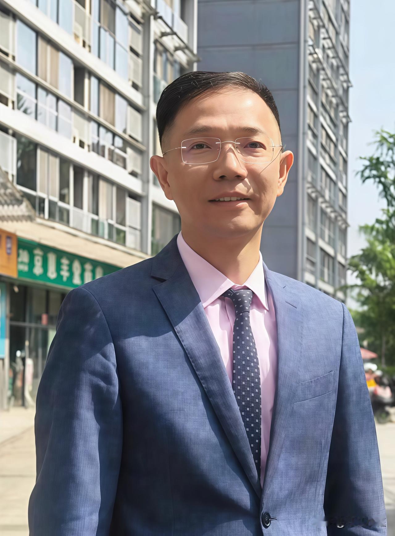 新情况！
李圣律师被打案件！

王某晶等人家属曾主动找到李圣律师，抛出50万现金