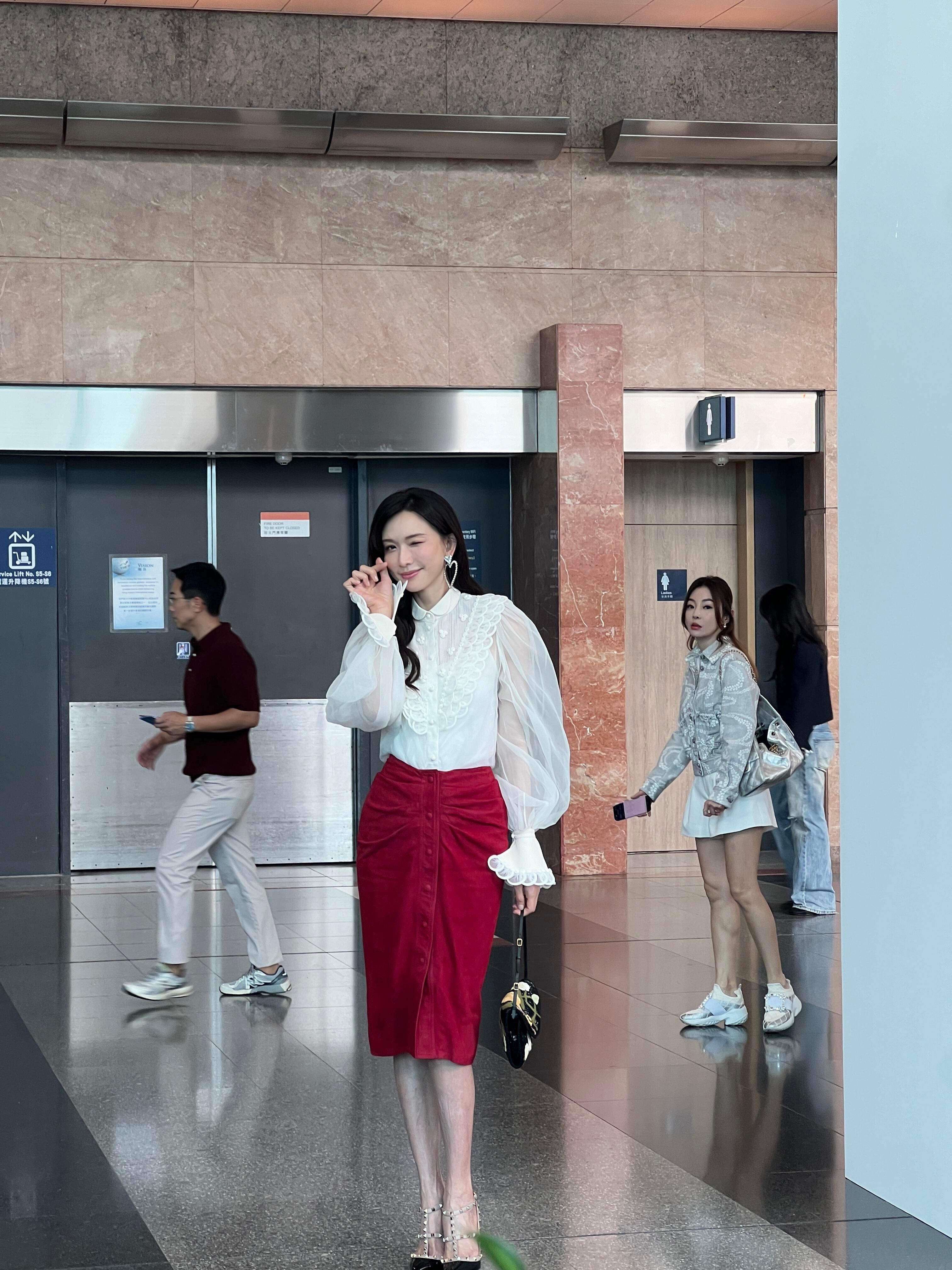 网友巴塞尔偶遇林志玲状态超好，是温柔漂亮姐姐❗️