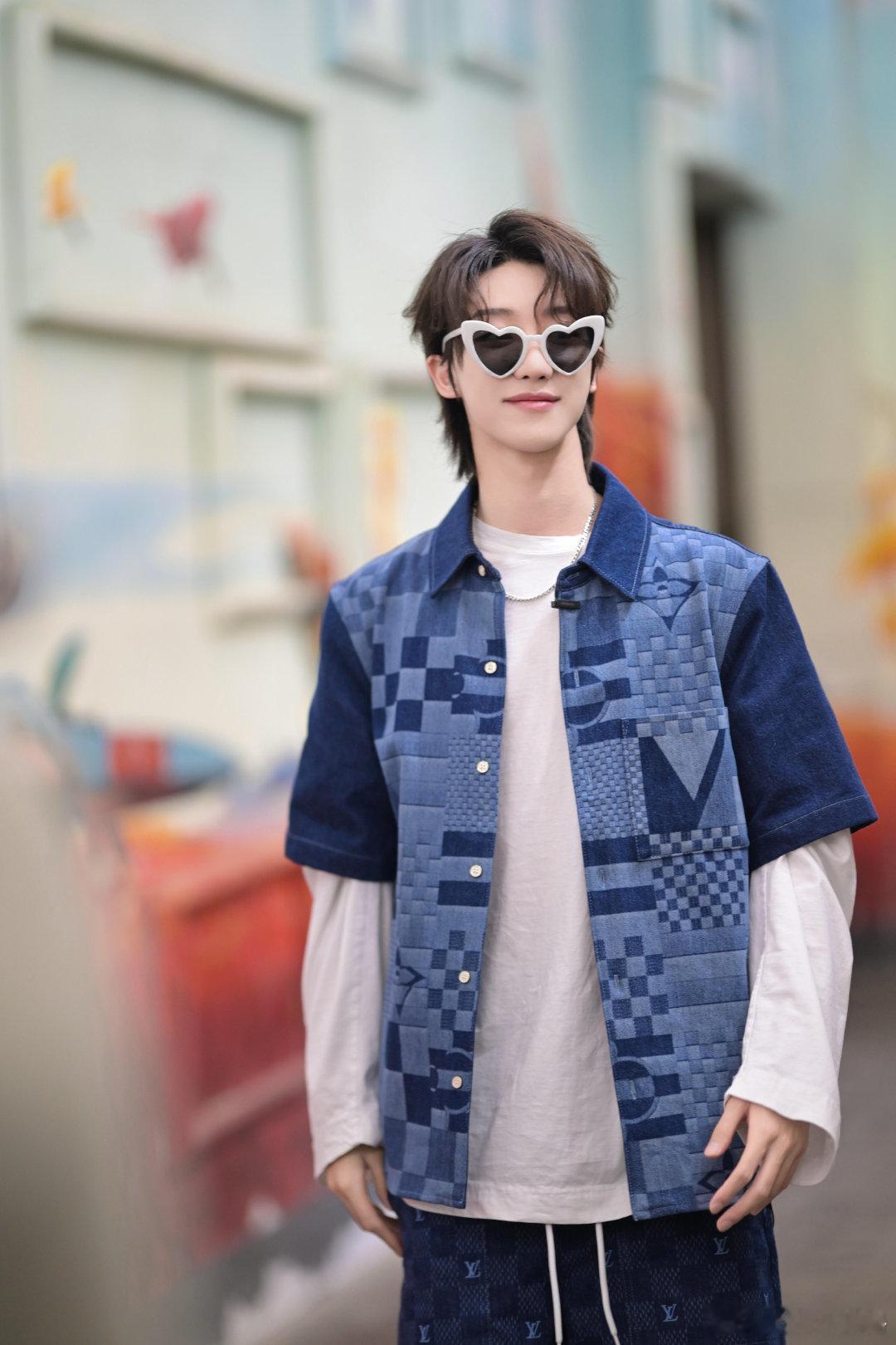 #徐明浩上恋综了#看着路透里笑得那么开心的样子，应该在这里玩的很开心吧，已经迫不