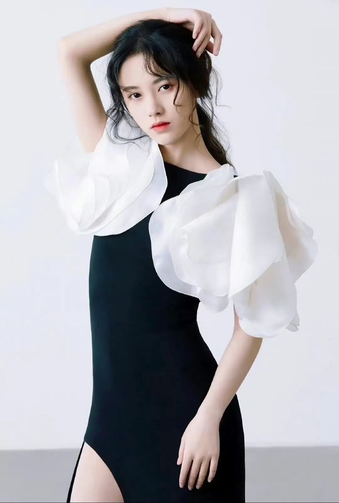 鞠婧祎早期杂志。阿黛