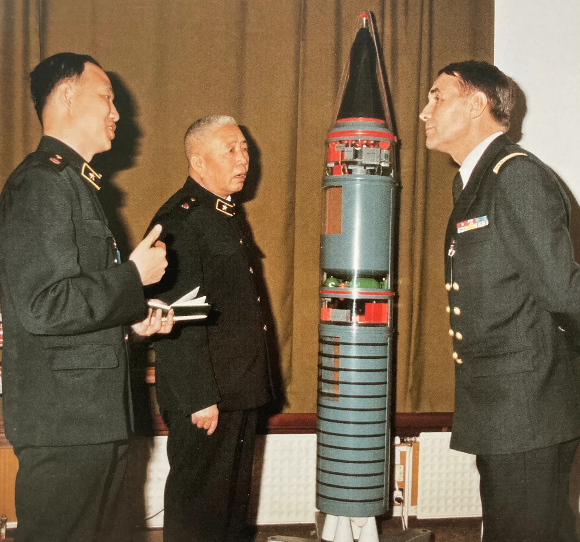 1985年11月访问法国