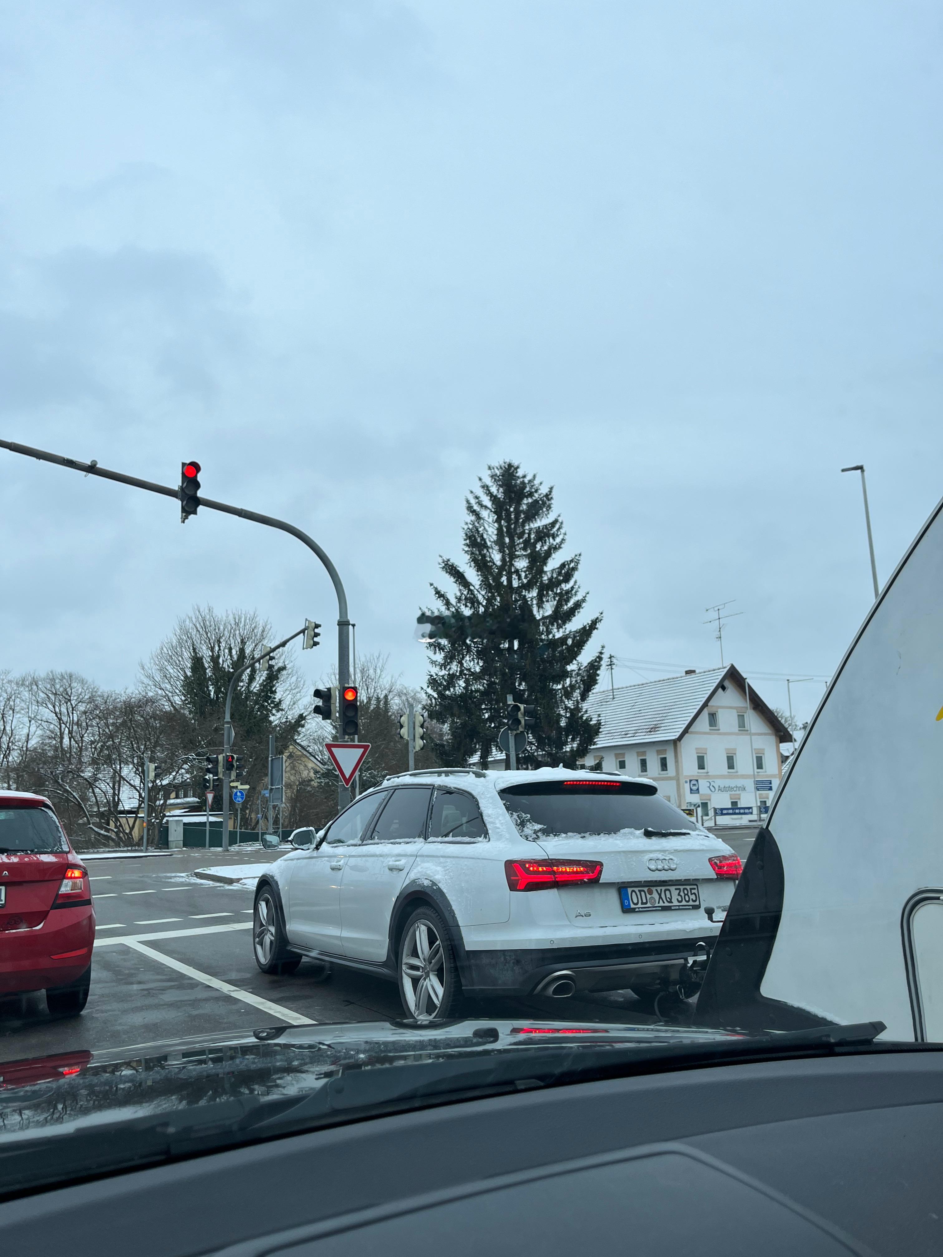 白色A6 Allroad 太好看了！#yz77聊车##旅行车##奥迪a6l# ​