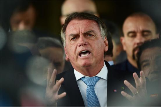 内鬼就藏在卢拉身边，“巴西特朗普”借病脱身密谋翻盘
日前，巴西总检察长办公室突然