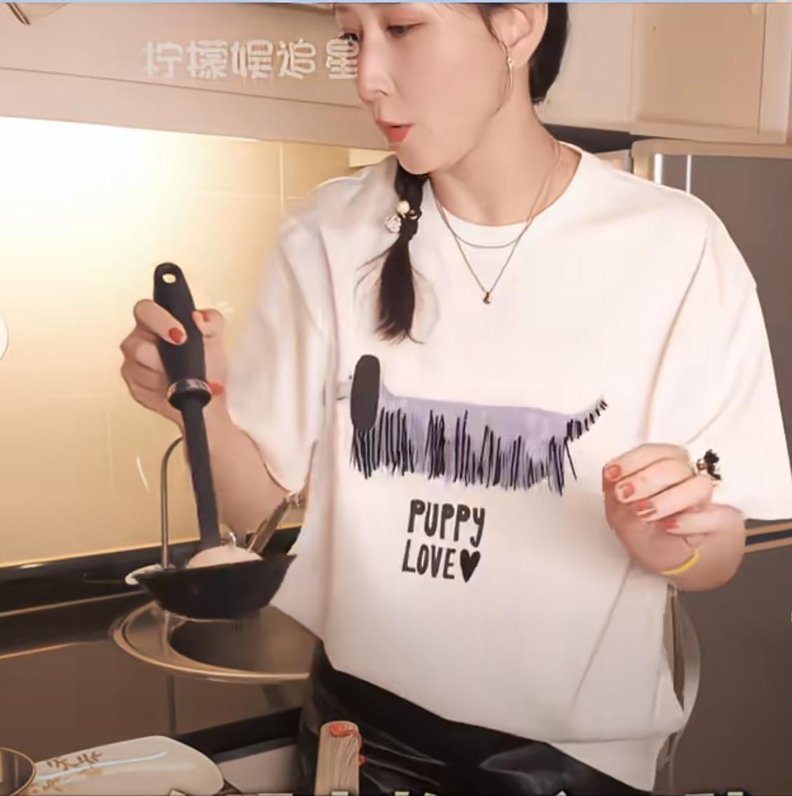 胡静不会煮鸡蛋？按说不应该啊，明星再怎么养尊处优，也五十多岁了，这生活阅历看也看