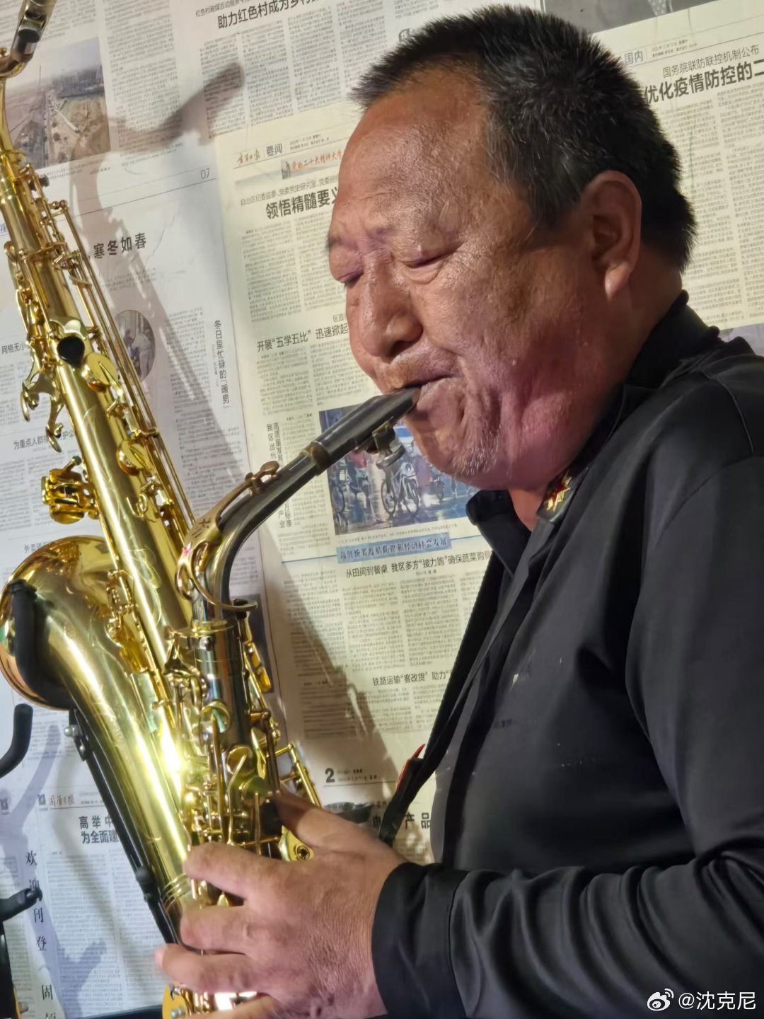 今日驱车宁夏南部山区访西吉县吉强镇杨家湾的苏彦芳。老苏曾两次见义勇为在冰湖救过六