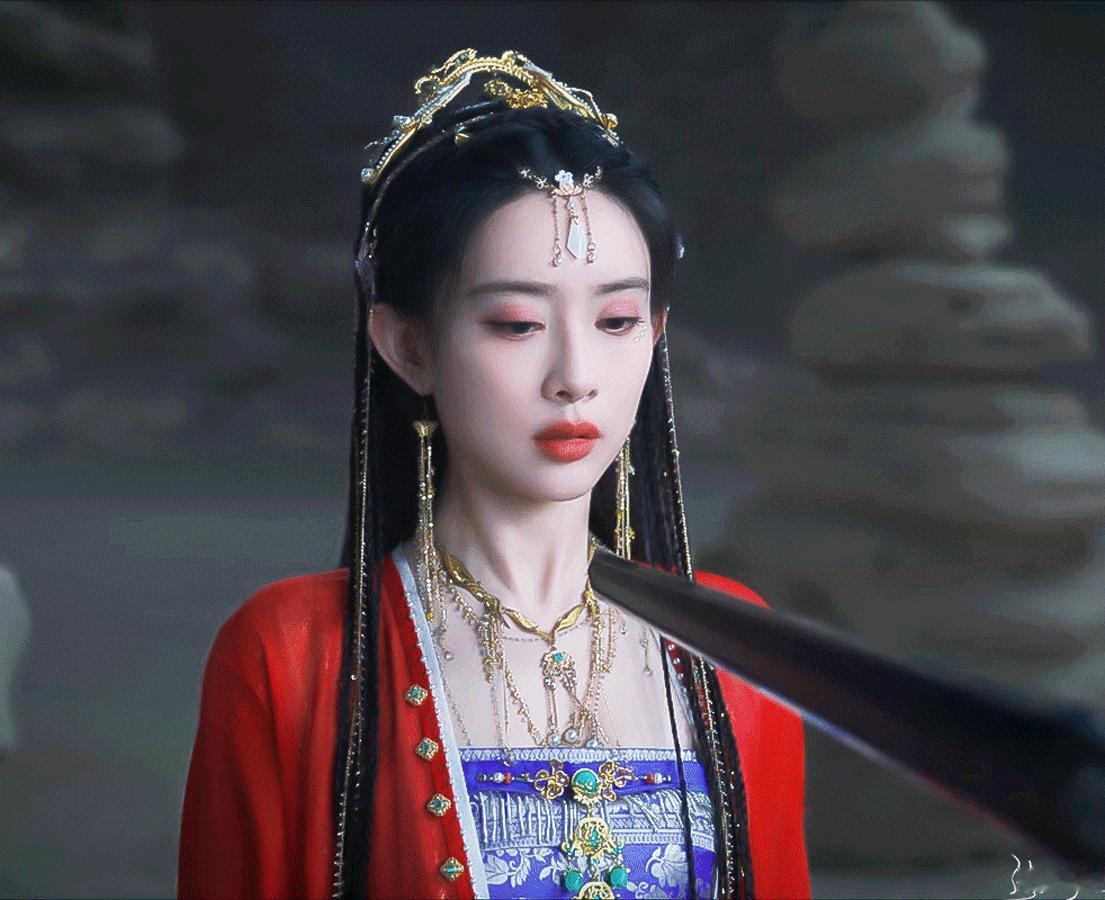 漂亮红衣！！！[哇][哇][哇]孟子义 《淮水竹亭》青木媛异族+红衣+额饰 被剑
