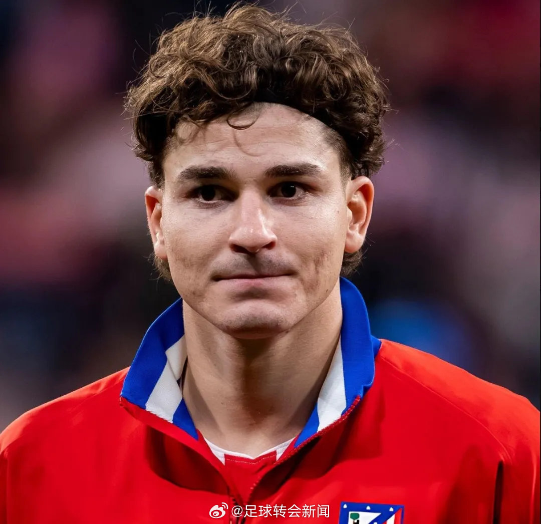 罗马诺消息，阿森纳欣赏阿尔瓦雷斯，并且巴萨和巴黎也加入了枪手对这名马竞球星的争夺