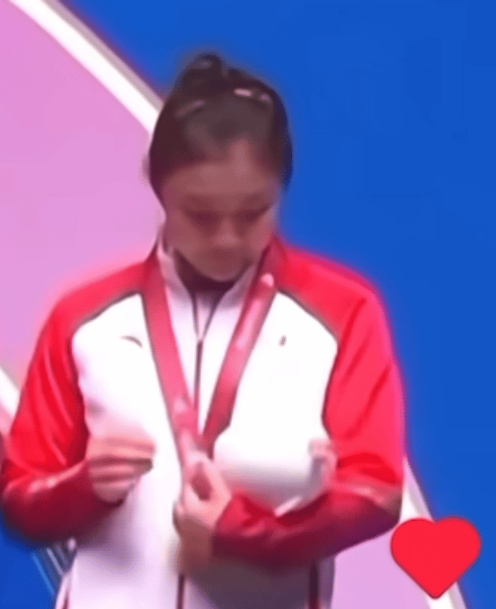 要求不高 红毯造型和妆容请参考上次羽素对你老板上点心 好吗