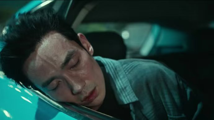 及时止损是成年人的清醒 成年人的清醒，是学会及时止损。《惊蛰无声》黄凯被欲望驱使