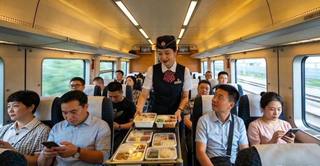 火车盒饭滞销，核心是价格与价值严重失衡。高铁盒饭普遍40-60元、普速30元左右